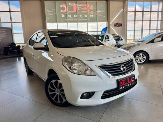 NISSAN VERSA 1.6 16V FLEX SV 4P MANUAL NISSAN VERSA 1.6 16V FLEX SV 4P MANUAL